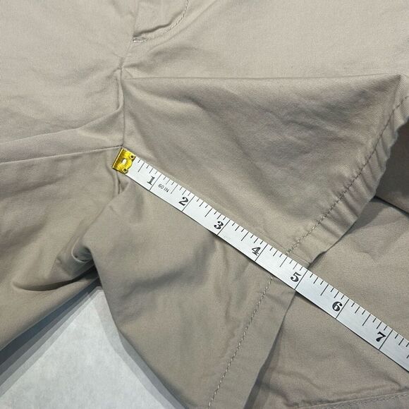 Gap Aubrey Khaki Shorts Sz 6 Button Front 5" Inseam Casual Pockets Classic - Picture 6 of 6